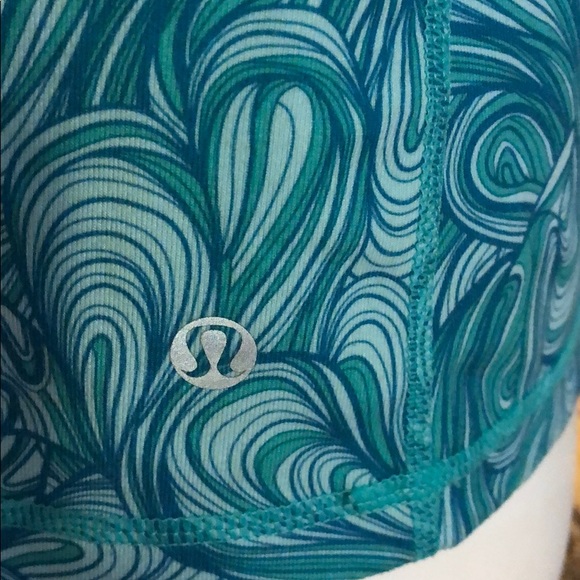 Lululemon Gather V  Gulf Undulation  Teal Top SZ 6 - Picture 4 of 6